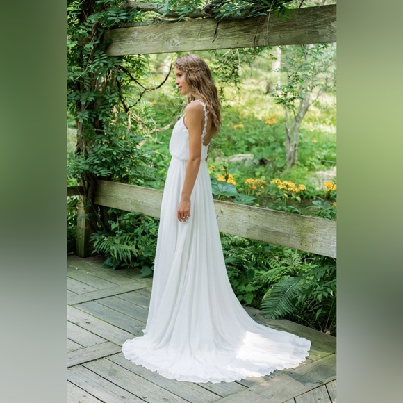 Lillian West NWT Bohemian Wedding Dress 66005 size 6 - Picture 5 of 14